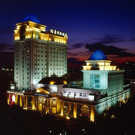 Royal International Hotel Urumqi Exterior foto