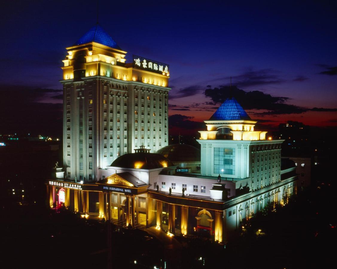 Royal International Hotel Urumqi Exterior foto